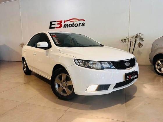 KIA CERATO 1.6 SEDAN 16V GASOLINA 4P MANUAL